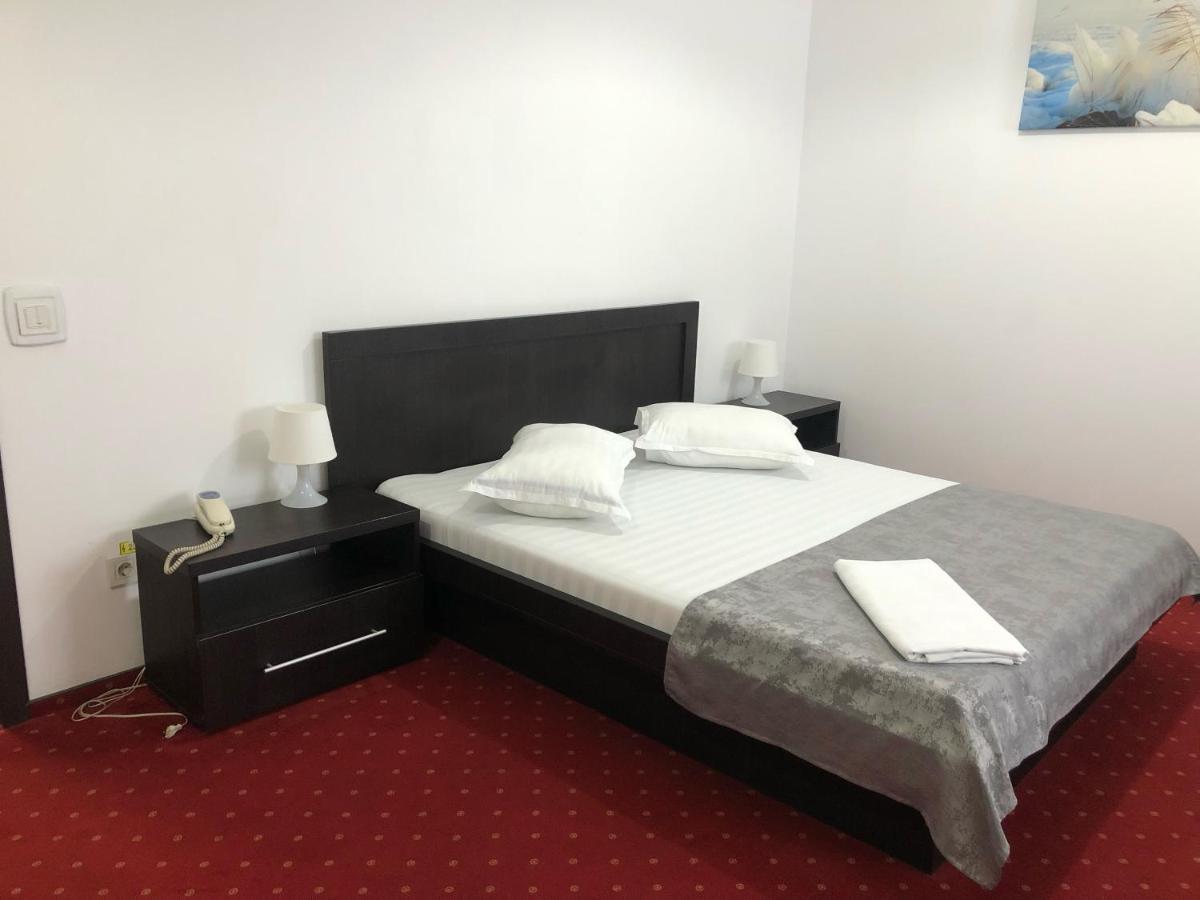 Hotel Corona Drobeta Turnu Severin Ngoại thất bức ảnh
