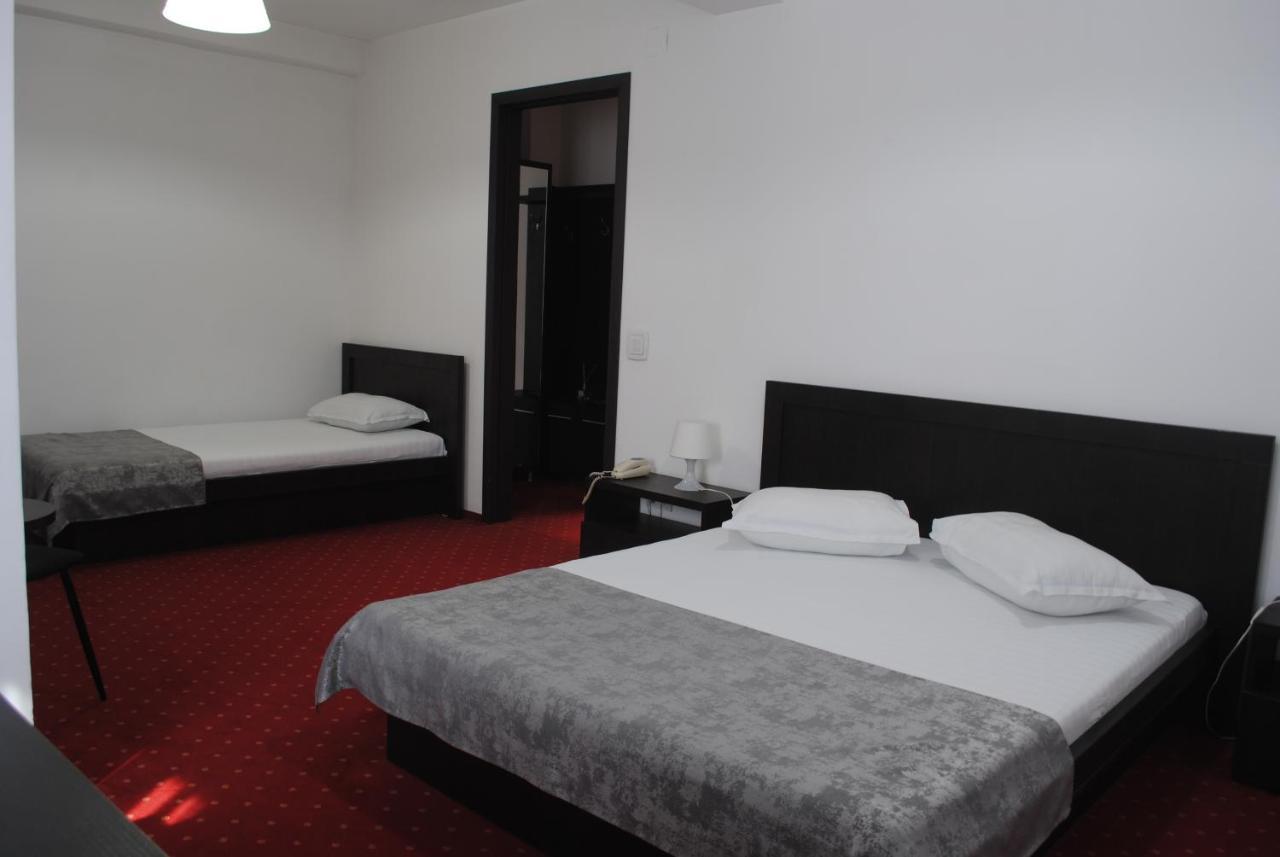Hotel Corona Drobeta Turnu Severin Ngoại thất bức ảnh