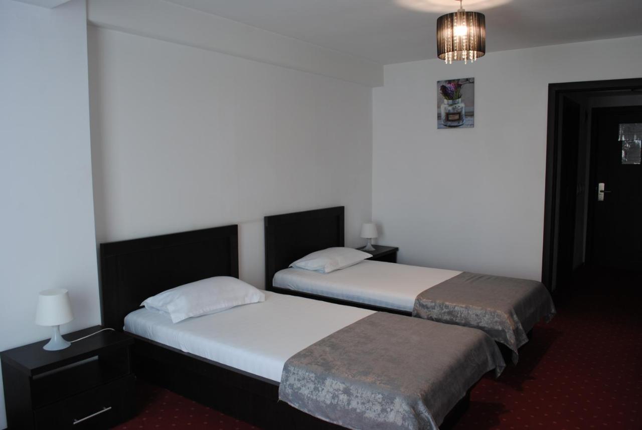 Hotel Corona Drobeta Turnu Severin Ngoại thất bức ảnh