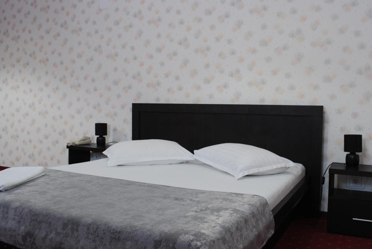 Hotel Corona Drobeta Turnu Severin Ngoại thất bức ảnh