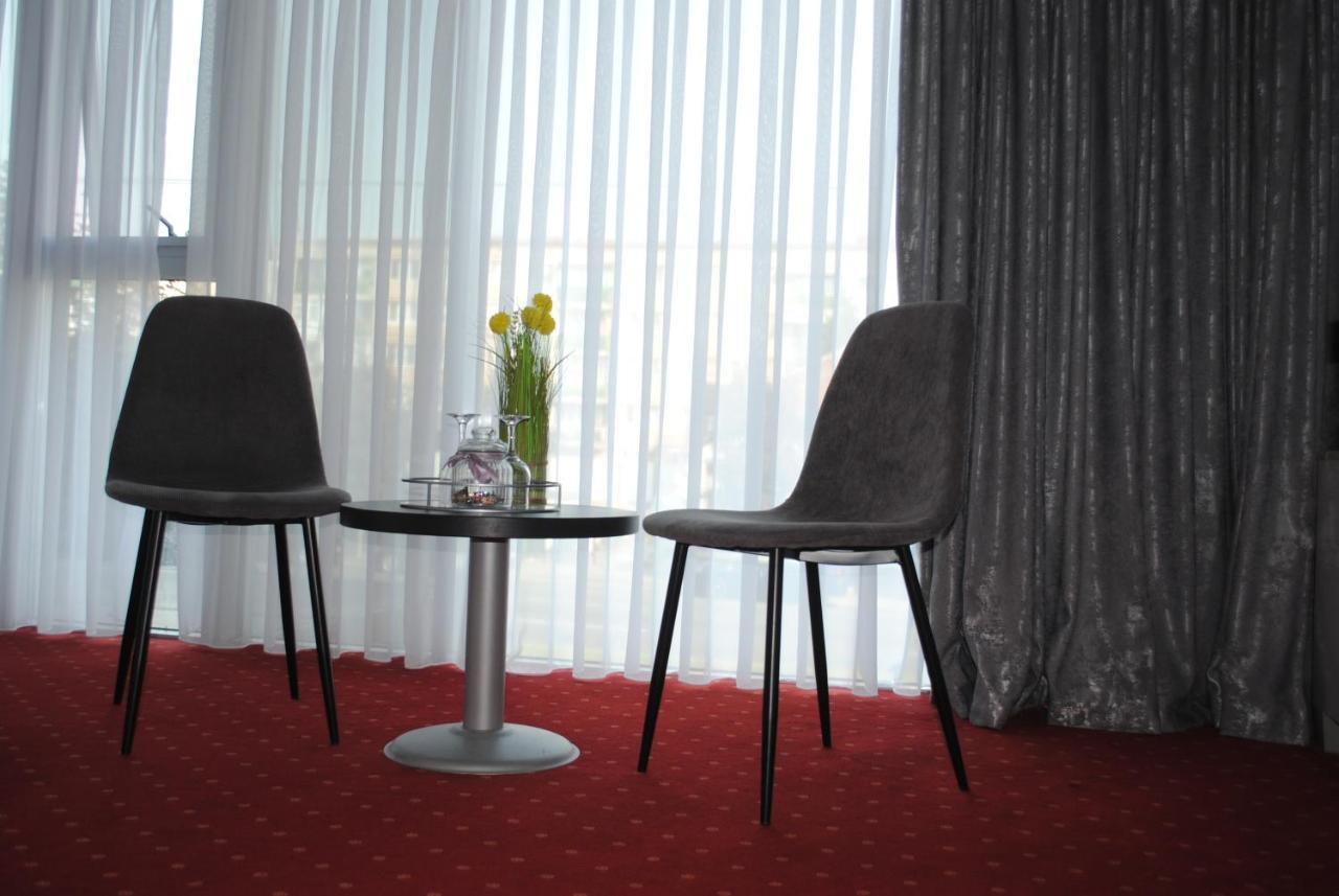 Hotel Corona Drobeta Turnu Severin Ngoại thất bức ảnh