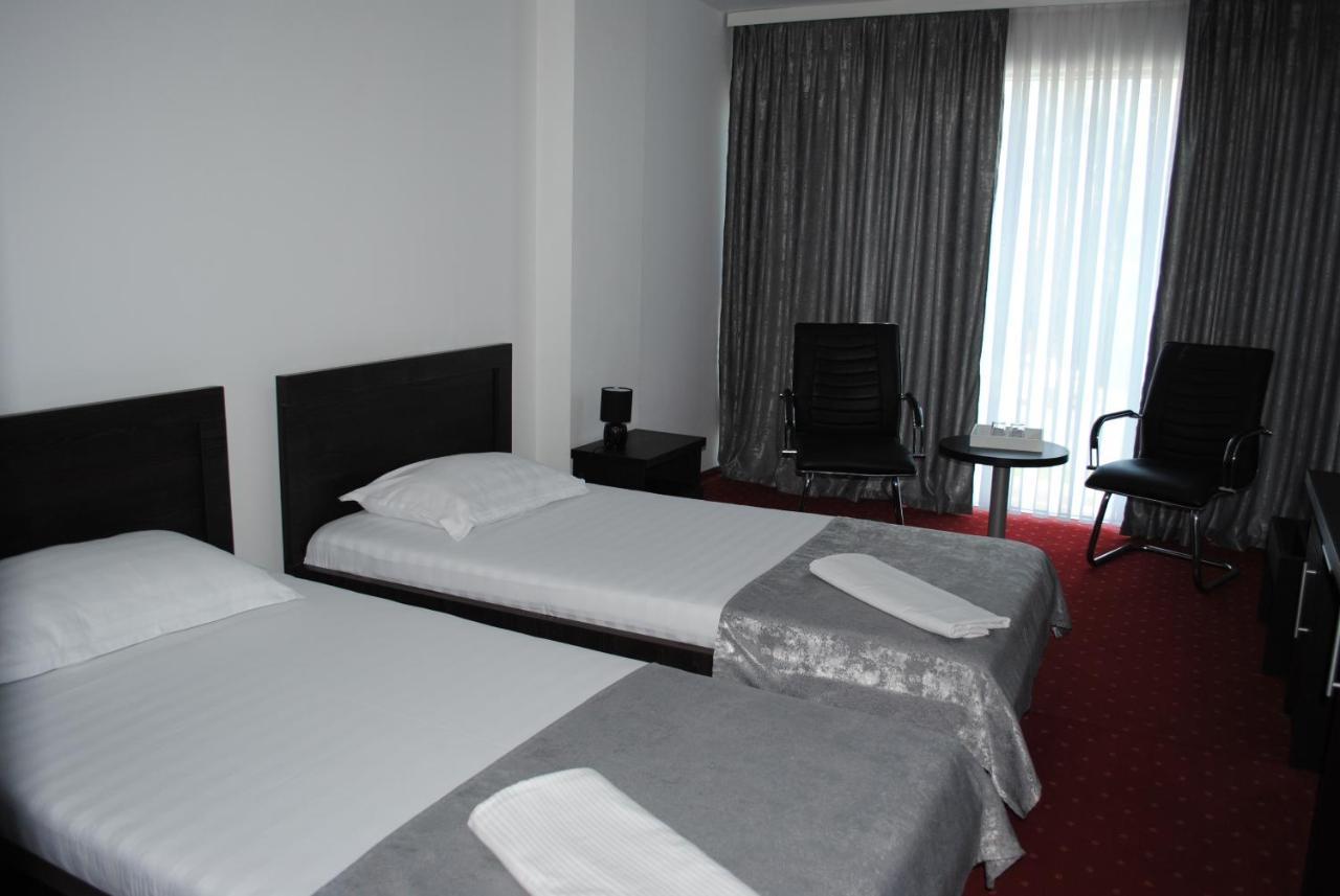 Hotel Corona Drobeta Turnu Severin Ngoại thất bức ảnh
