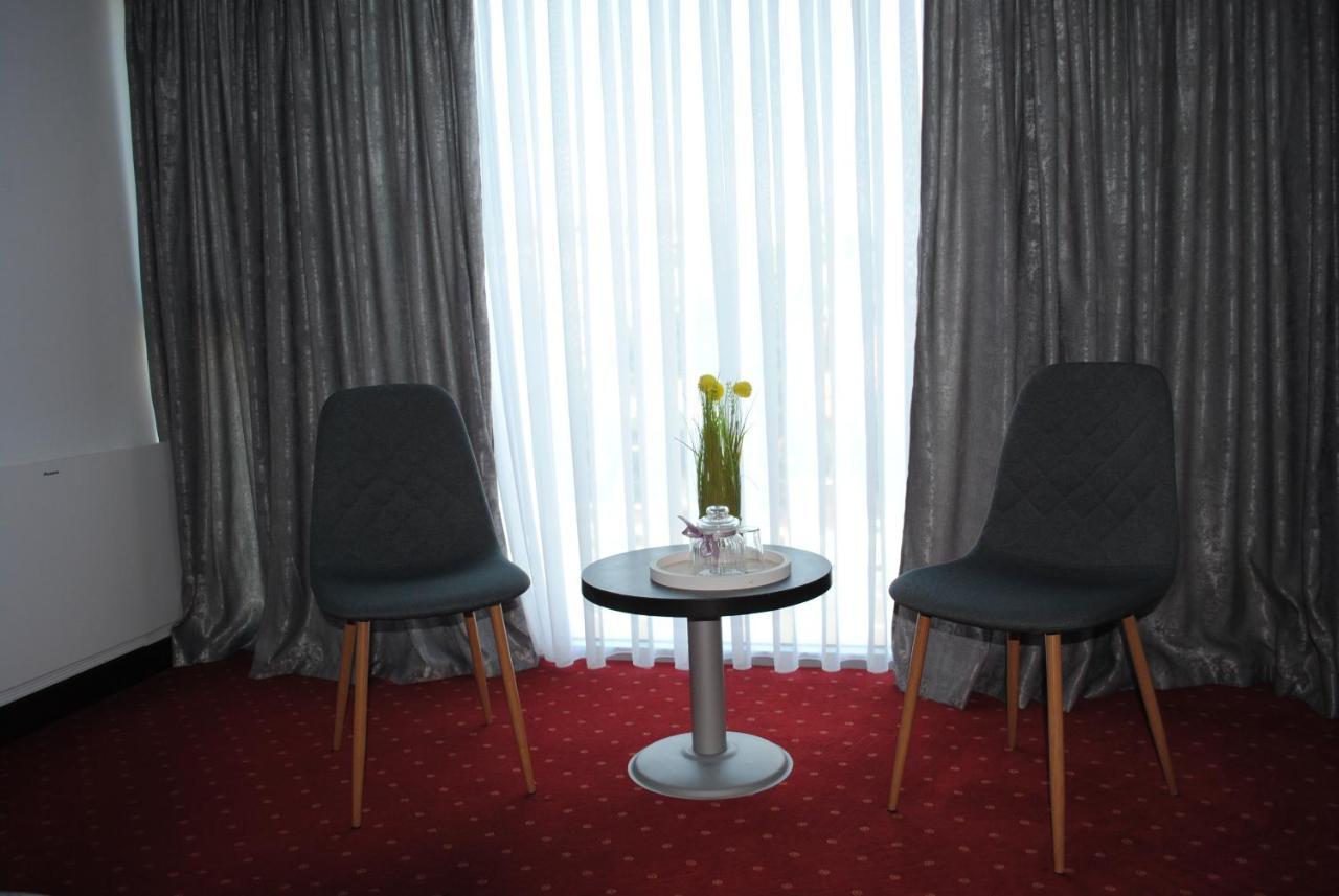 Hotel Corona Drobeta Turnu Severin Ngoại thất bức ảnh