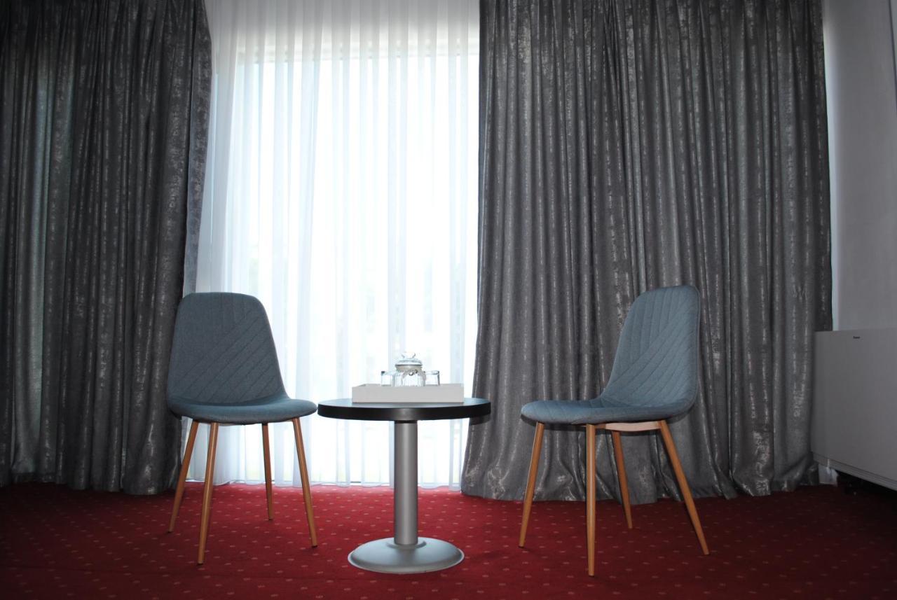 Hotel Corona Drobeta Turnu Severin Ngoại thất bức ảnh