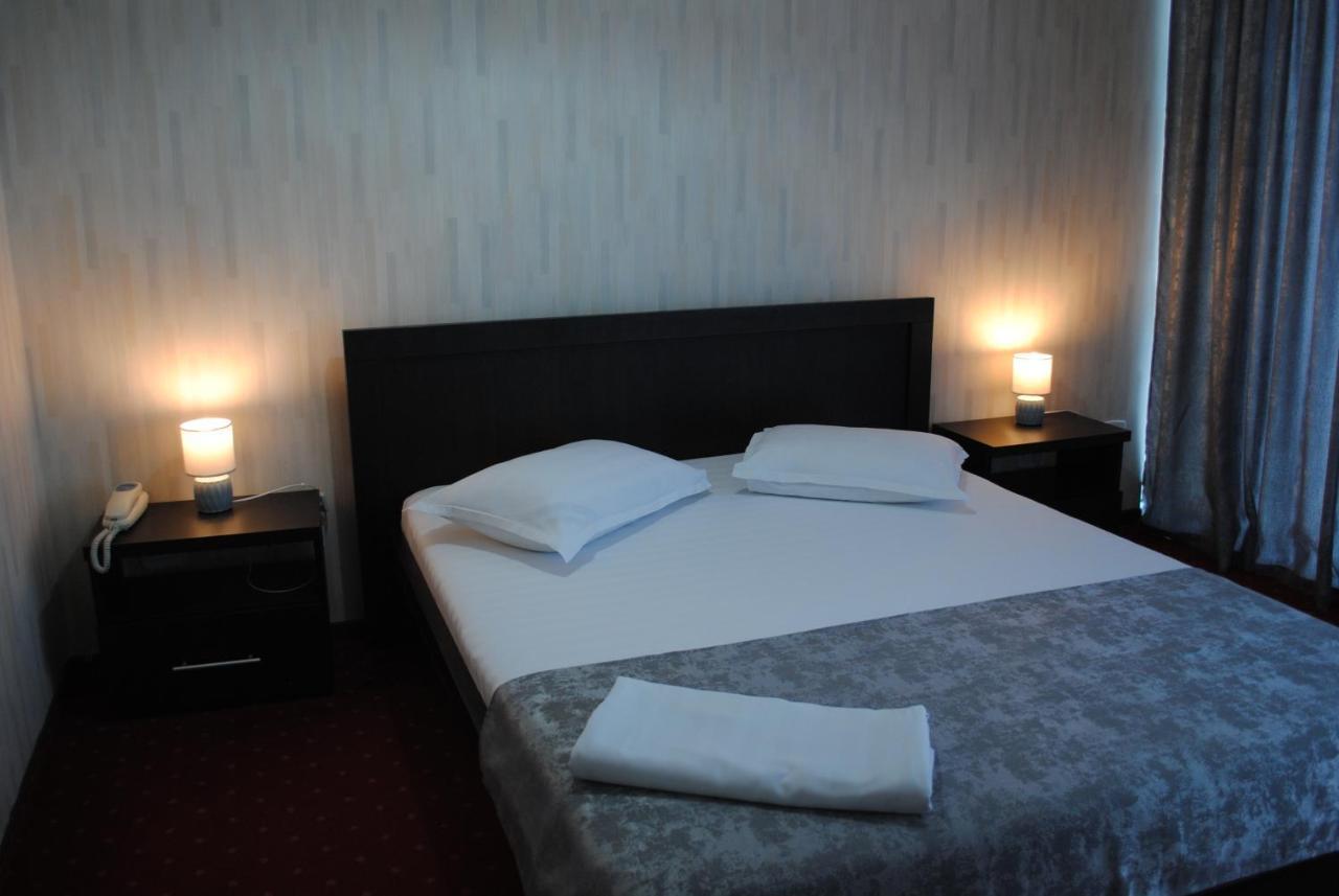 Hotel Corona Drobeta Turnu Severin Ngoại thất bức ảnh
