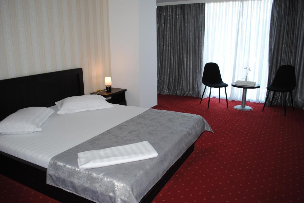 Hotel Corona Drobeta Turnu Severin Ngoại thất bức ảnh