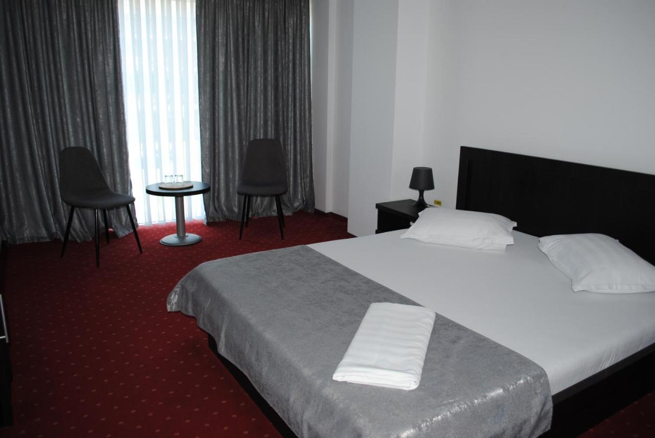 Hotel Corona Drobeta Turnu Severin Ngoại thất bức ảnh