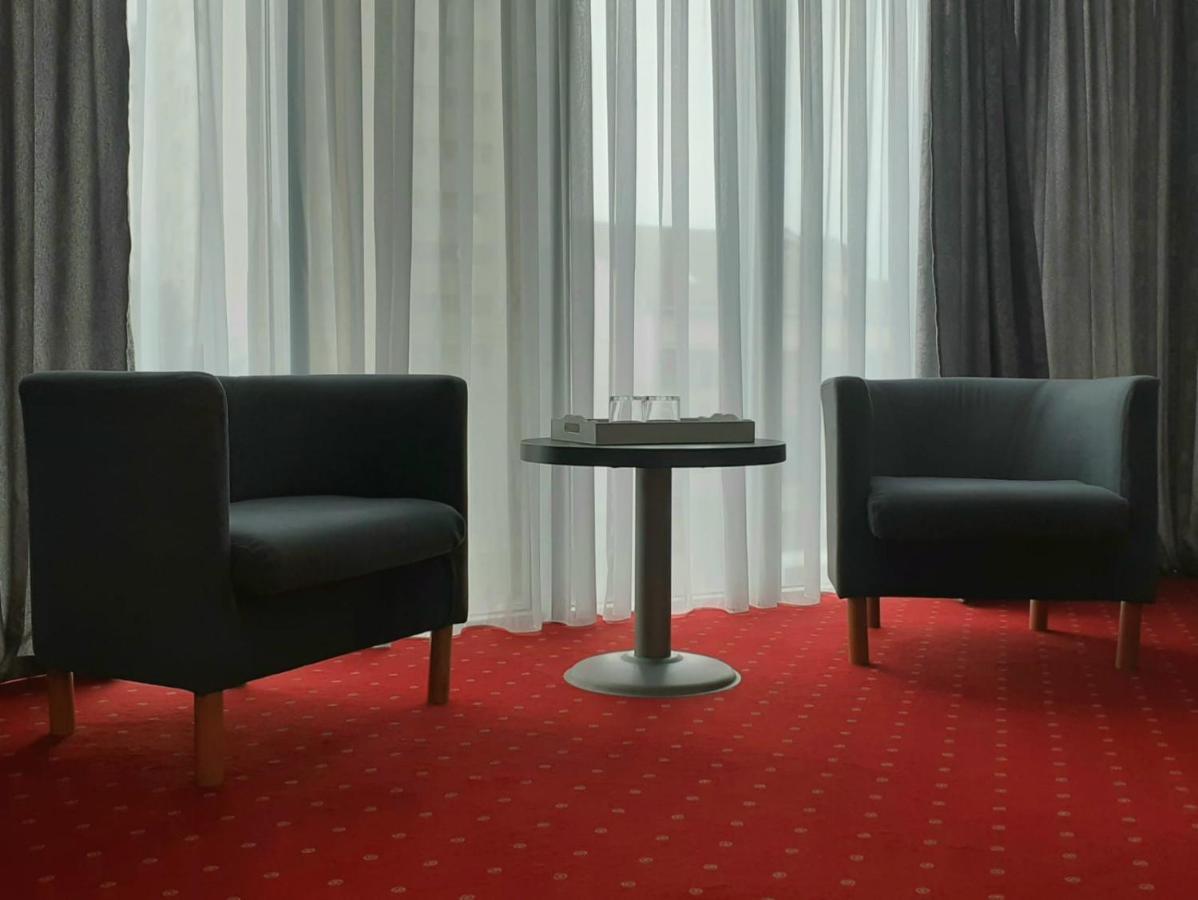 Hotel Corona Drobeta Turnu Severin Ngoại thất bức ảnh